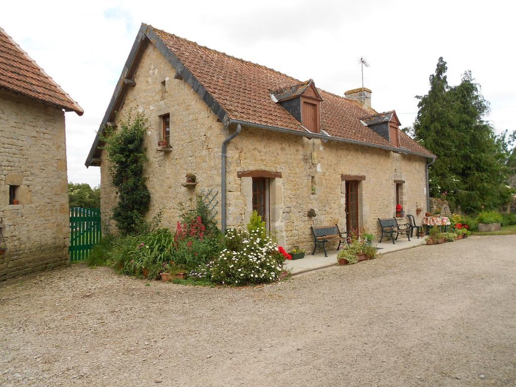 Ferme Manoir La Fiere Bed and Breakfast Sainte-Mère-Église Eksteriør billede