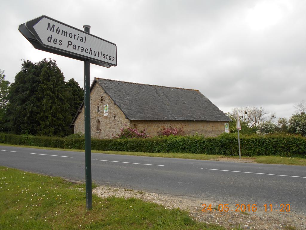 Ferme Manoir La Fiere Bed and Breakfast Sainte-Mère-Église Eksteriør billede